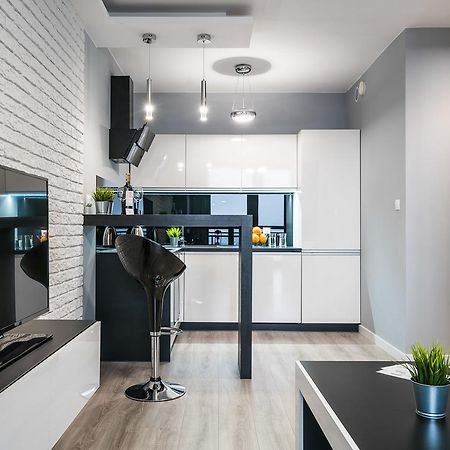 RentPlanet - Odra Tower Lägenhet Wrocław Exteriör bild