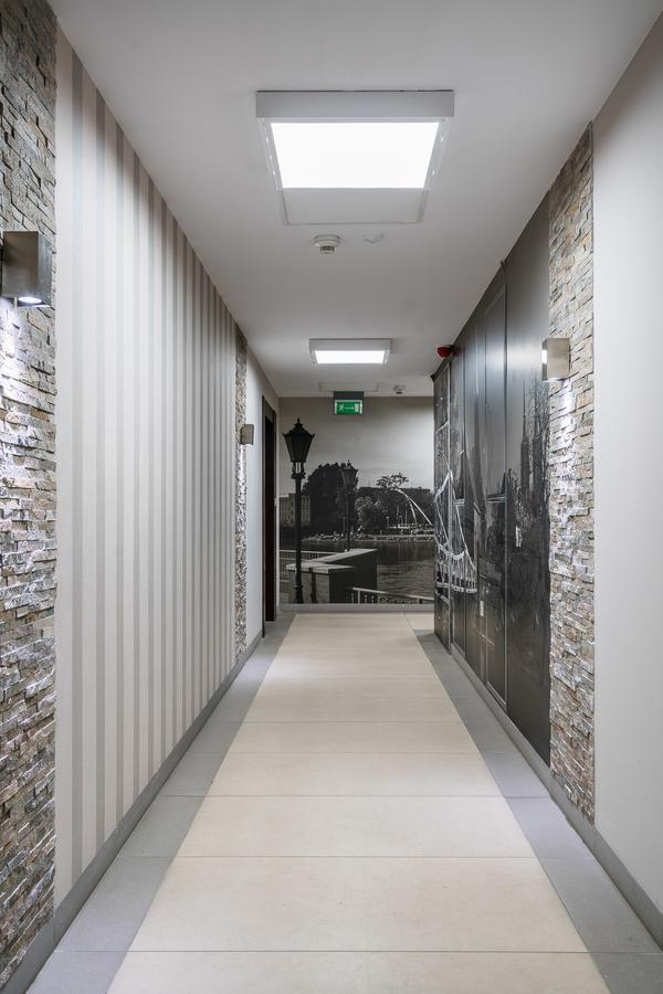 RentPlanet - Odra Tower Lägenhet Wrocław Exteriör bild